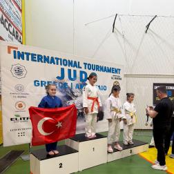 ULUSLARARASI ARENADA GURUR VEREN BAŞARI