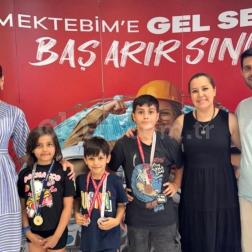Çekmeköy İlçe Yüzme Yarışlarında Guru Dolu Başarı