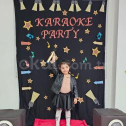 KARAOKEYLE EĞLENİYORUZ...