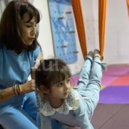 Çocuklar İçin Hava Yogası ve Jimnastik