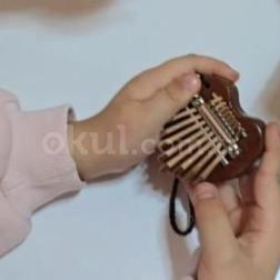 Küçük Ellerde Büyük Melodiler: Kalimba Sihri ✨