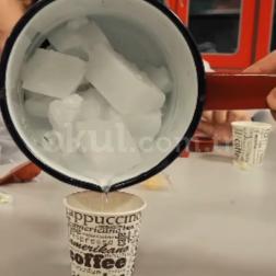 Derste Üretim Var: Kimya Dersinde Mum Yaptık!