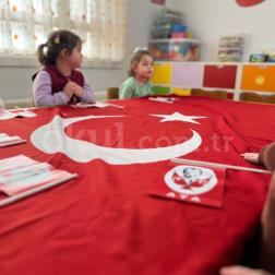 TÜRK BAYRAKSIZ OLMAZ