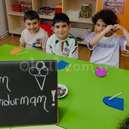 Serinleten Hayaller: Minik Mucitlerin Karton Dondurma Atölyesi! 🍦