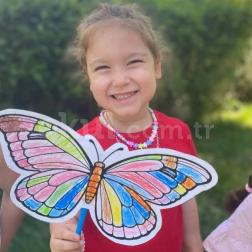 Renkli Kanatlar, Mutlu Çocuklar: Kelebeklerimizi Gökyüzüne Uçurduk! 🦋🌈