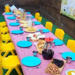 Masallar Diyarı Anaokulu’nda keyifli bir brunch etkinliğinde buluştuk. 🥐🍓