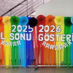 Miniklerimizin gözlerindeki o ışık, okumayı öğrenmenin verdiği mutlulukla birleşince bugün kampüsümüzde unutulmaz bir gün yaşadık! 📚✨