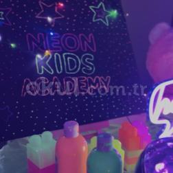 NEON BOYAMA ETKİNLİĞİ