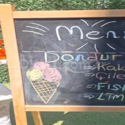 En Tatlı ve En Serin Dondurma Partimiz! 🍦🎉☀️  Açıklama: