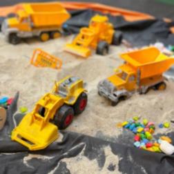 👷‍♂️🔨 Minik Eller, Büyük Hayaller! 🏗️✨