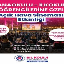 🎬 Yaz akşamı, yıldızların altında sinema keyfi! ✨🍿
