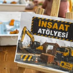 Bir tuğla, bir avuç harç ve bolca hayal gücü… İlk atölyemizde çocuklarımız kendi yapılarını kurdu!🧱✨