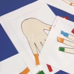 Bu etkinlik, çocukların günlük yaşam becerilerinden tırnak kesmeye alışmalarını eğlenceli bir yolla destekler. 