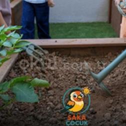 Doğayı keşfeden çocuk, öğrenmeye merakla yaklaşır