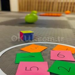 :  🐝🎲Zarı At, Sayıyı Kap! 🌈✨