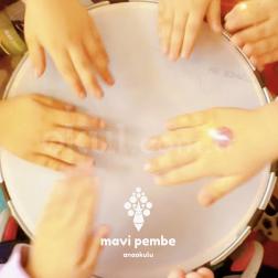 Minik Eller Ritim Tutuyor: Mavi Pembe Anaokulu'nda Müzik Zamanı! 🥁