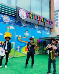 ÇİÇEKLER ANAOKULUN DA 23 NİSAN