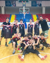 Yıldız Erkek Basketbol Takımımız