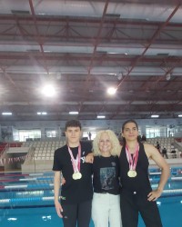 YÜZMEDE 1. VE 2. ÜSKÜDAR BİREY'DEN