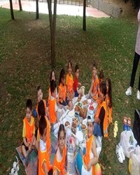 BAHÇEDE KİRLENMEK GÜZELDİR