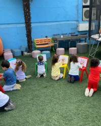 BAHÇEDE RESİM DERSİMİZ