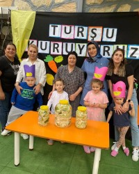 Velilerimizle Turşu Kurduk