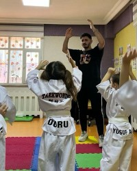 Taekwondo Derslerimiz...