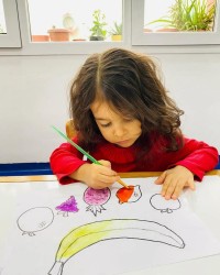 Sağlıklı besinler ile boyama