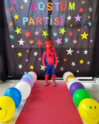 KOSTÜM PARTİSİ