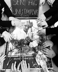 SENİ HİÇ UNUTMADIK