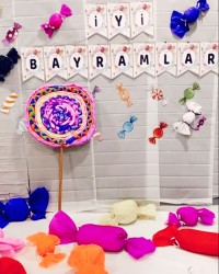 ÇİÇEKLERDE BAYRAM HAVASI