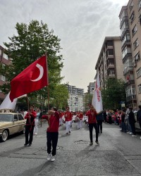 23 Nisan Ulusal Egemenlik Çocuk Bayramı Korteji