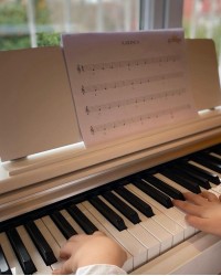 MÜZİK VE PİYANO