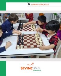 ÇEKMEKÖY SEVİNÇ KOLEJİ ANAOKULU ÖĞRENCİLERİ SATRANÇ DERSİNDE