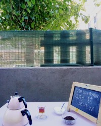 NEŞELİ BİLİM ATÖLYESİ KARIŞMAYAN ÇAY DENEYİ