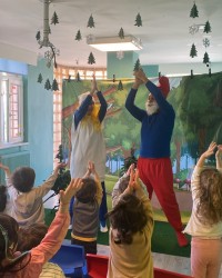 ''Şirinler Dünyayı Kurtarıyor.'' isimli tiyatro oyunu okulumuzda sergilendi.