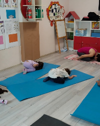 yoga dersi