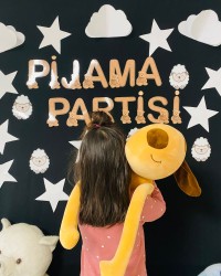 Pijama Partisi Neşesi!