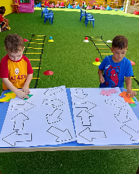 Bahçede Parkur Tamamlama