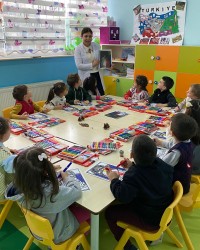 Türk Ressam Osman Hamdi Beyi tanıyoruz .