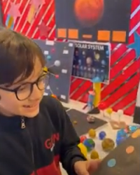 Güneş Sistemindeki Gezegenlerin Renkli Dünyası...