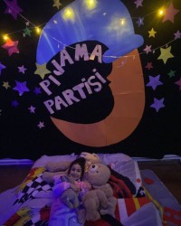 PİJAMA PARTİSİ