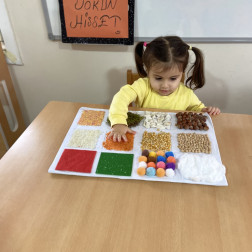 Meridyen Anaokulu'nda Dokunarak Öğreniyoruz