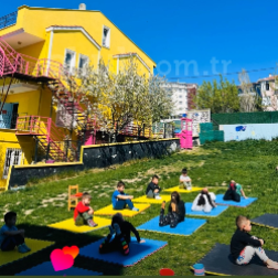 Bahçemizde Jimnastik Dersimiz