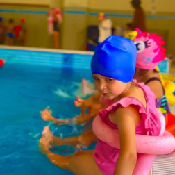 Çocuk Dünyası Koleji Anaokulu’nda yüzme dersleri başladı!