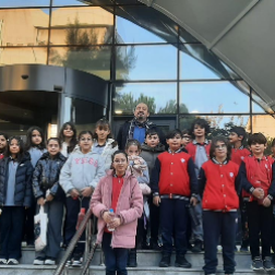 4/A sınıfı olarak İzmir Atatürk İl Halk Kütüphanesi'nin yeni binasını gezdik! 📚✨