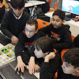 Geleceğin mucitleri iş başında!