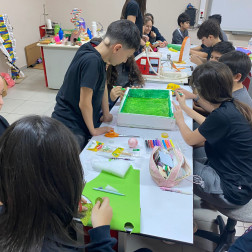 7.sınıf öğrencilerimiz laboratuvar çalışmasında bitki ve hayvan hücresi tasarladı