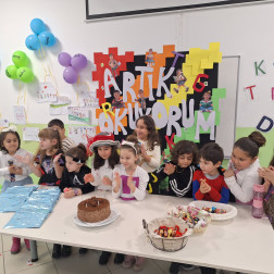 1.SINIFLARIMIZ ARTIK OKUYORLAR