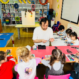 Hacivat ve Karagöz Kuklalarımızla Eğlenceli Bir Gösteri!